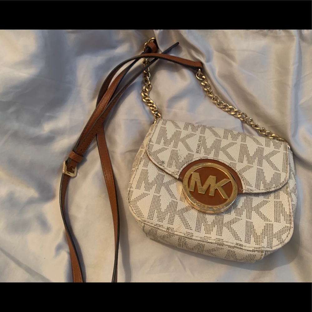 Micheal Kors cross body